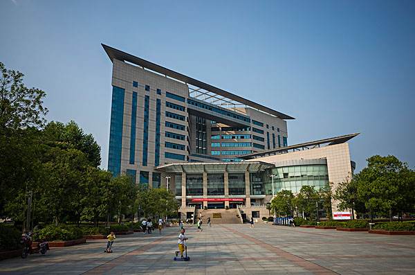 湖北大学最好专业是哪些？近三年的分数线是多少？