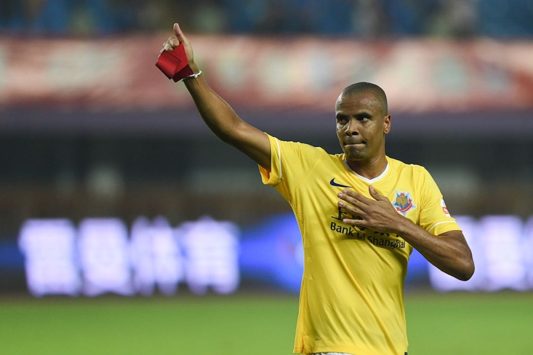 在中国踢满8年，保持队史最高出场纪录！他却说：上海房子太贵了