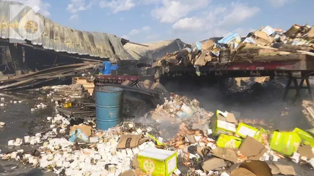 “这是我见过的最大的火…”数千平米仓库付之一炬