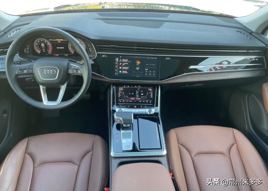 全新奥迪q7七座3.0t详细解说,奥迪q73.0t和奔驰v260l2.0t怎么选