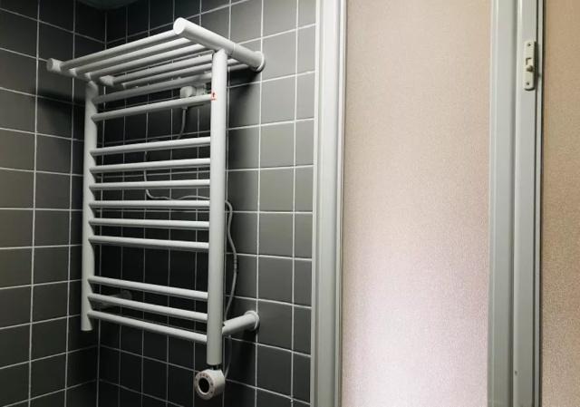 老公不听劝，给厕所“1分为3”！完工才知太好用