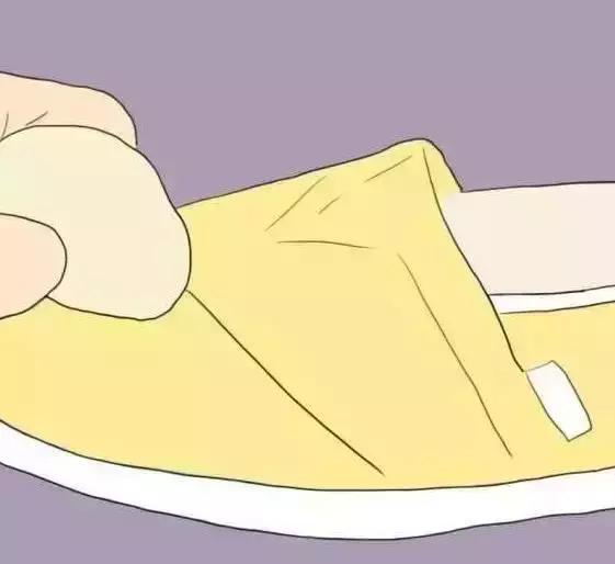 莫名想笑！白色雪地靴洗成黑鞋，店家：改色的钱我就不收了