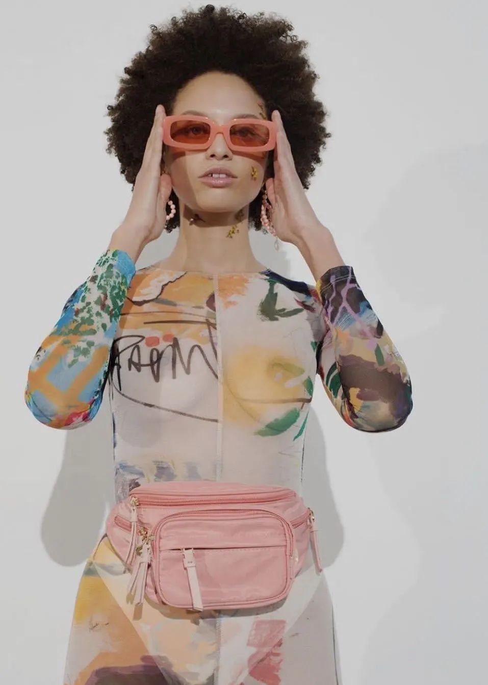 女士怎么挑选适合自己的墨镜,怎么选墨镜框适合脸型