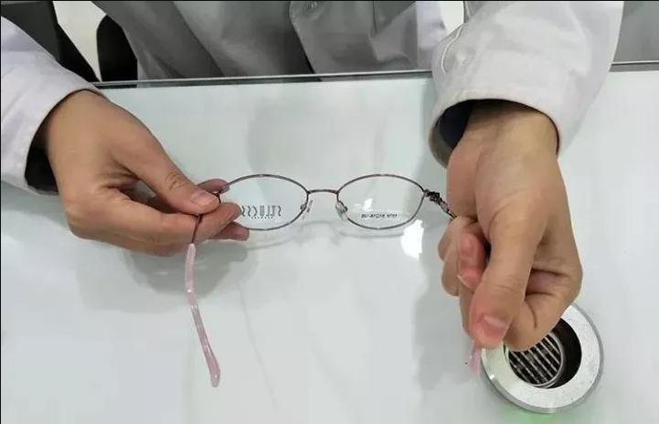 镜架调整的标准步骤视频,镜架调整的正确方法