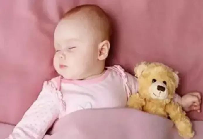 宝宝频繁夜奶令人抓狂,宝宝频繁夜醒妈妈崩溃的心情