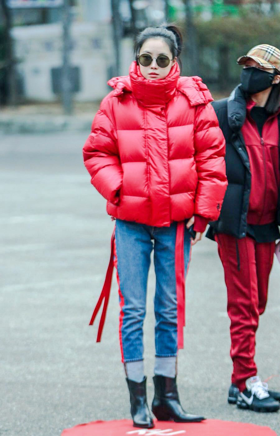 金泰妍冬季穿黑色大衣搭配图片,金泰妍冬季穿什么大衣