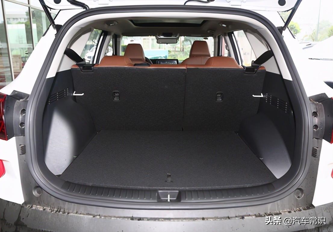 起亚傲跑潮流版报价,起亚傲跑2021风尚内饰