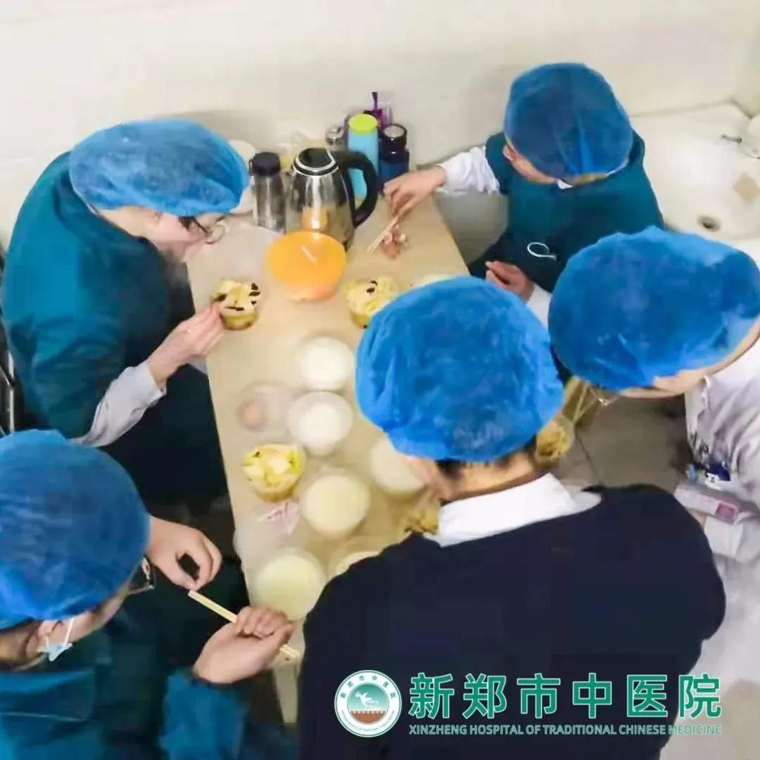 医务人员坚守防疫一线,发热门诊抗疫哨岗