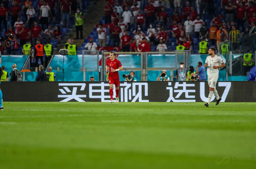 欧洲杯为什么这么多中国赞助广告,三度赞助欧洲杯海信图什么