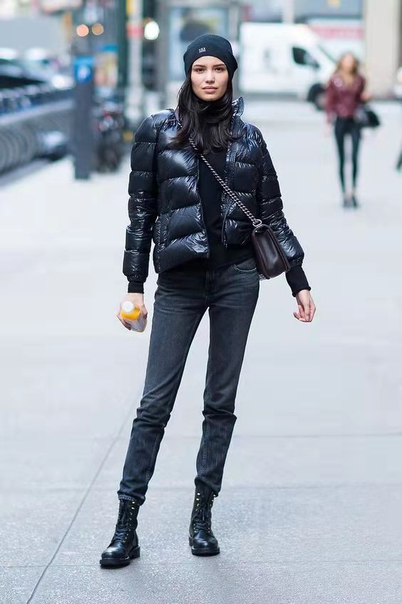 今年最流行的穿马丁靴冬裤,马丁靴搭配冬季加绒直筒裤