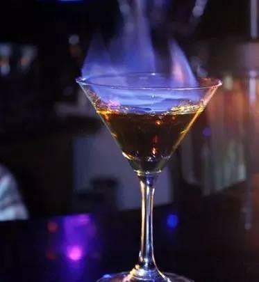 适合男生喝的鸡尾酒常饮,男生适合喝的鸡尾酒