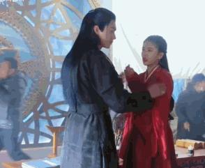 他俩到底分没分？甜蜜恋爱时怎么也没想到现在会撕成这样吧