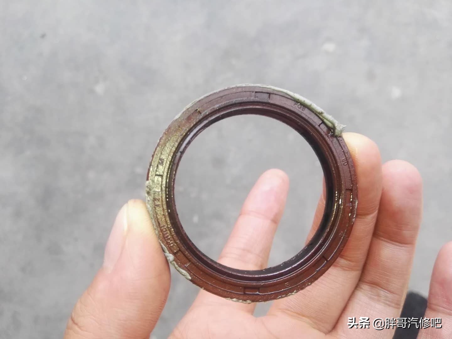 别克凯越被撞了一个坑怎么修复,凯越的发动机大修还能跑长途啊