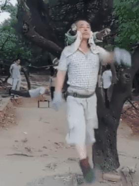 社会丨撞树、火烧、上吊…我国中老年硬核养生法，究竟有多野？