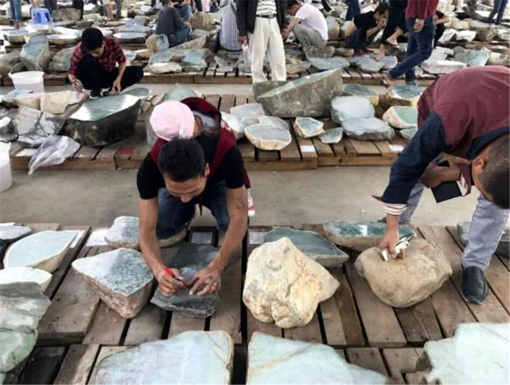 中缅边境玉石珠宝,中缅玉石交易在哪里