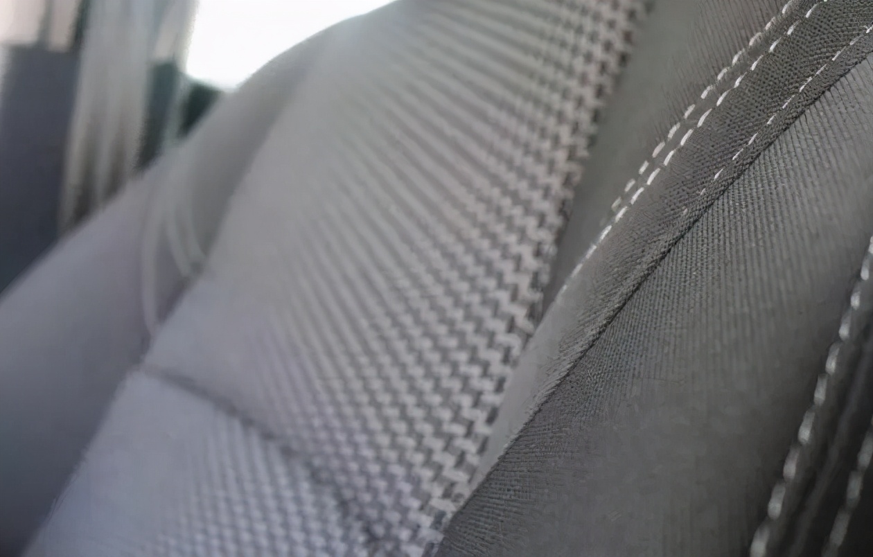 真皮座椅和织物座椅哪个更耐用,荣放真皮座椅好还是织物座椅好