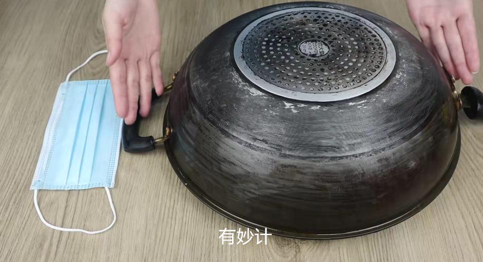 锅底油垢太厚用油污净,锅底的油污太厚太黑用什么来清除