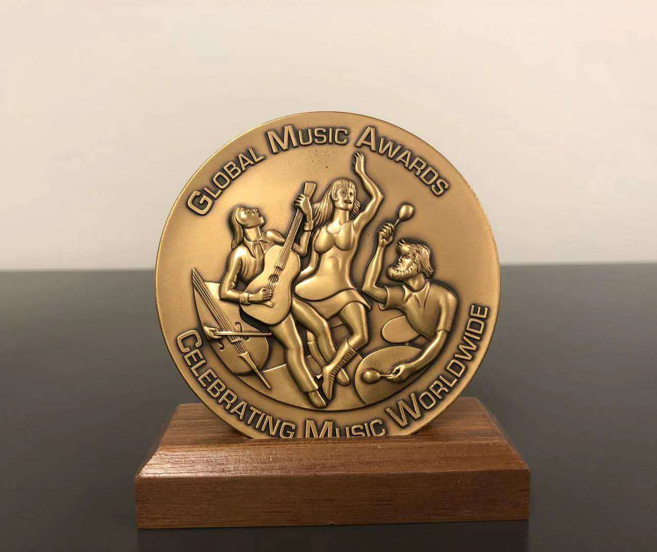 美国声乐博士教授罗抒冬的音乐人生