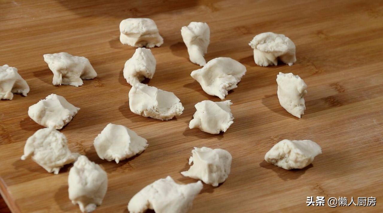 卷菜薄饼怎么做又软又筋道,薄饼面糊怎么和又软又筋道