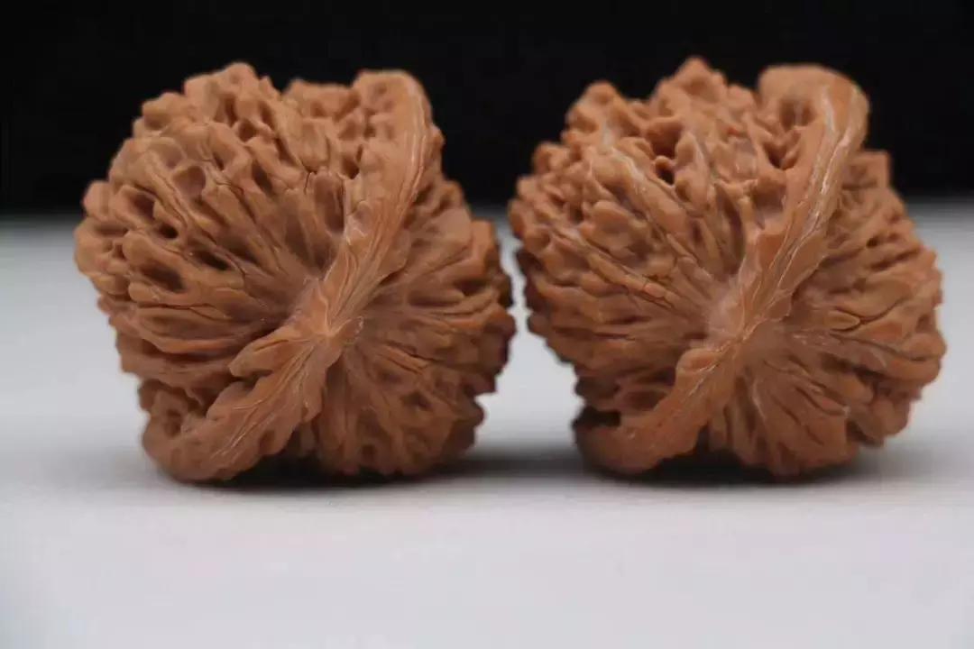 文玩核桃越盘越黑,盘文玩核桃的好处