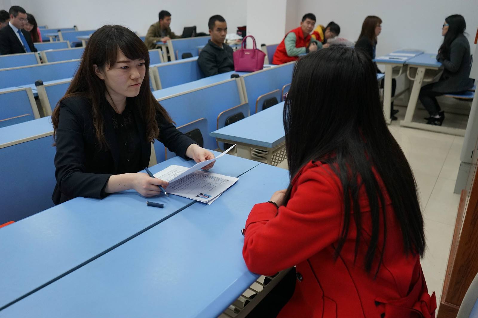 40岁找不到工作想转行的专业,40岁的中年人找不到工作怎么办