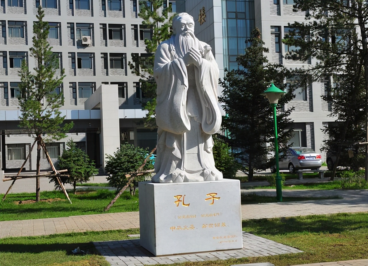 赞美孔子的对联100副,老子孔子孟子庄子五字对联