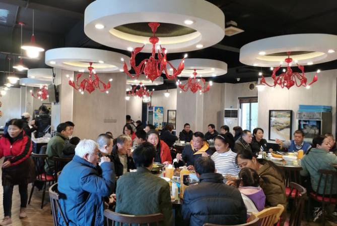 长沙河西含光路山水新城的“柒七酒餐馆”升级巨惠迎牛年