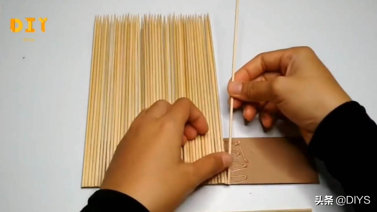 如何制作小花篮最简单的,简易竹签花篮手工制作视频