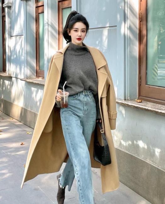 韩系大衣搭配衣服技巧,韩系大衣带领子的怎么穿搭