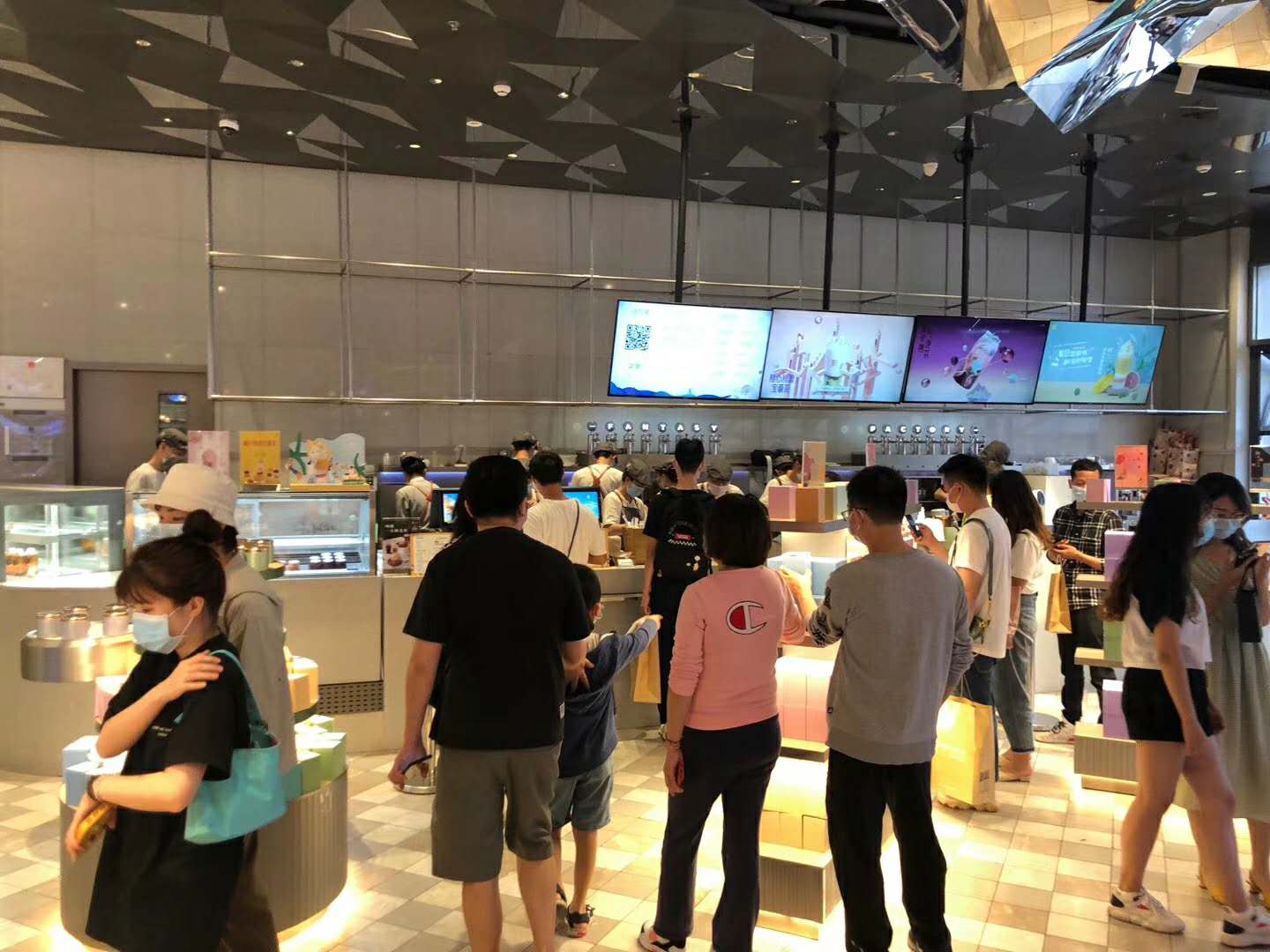 疫情后现在开店还能挣钱吗,疫情过后奶茶店赚钱吗