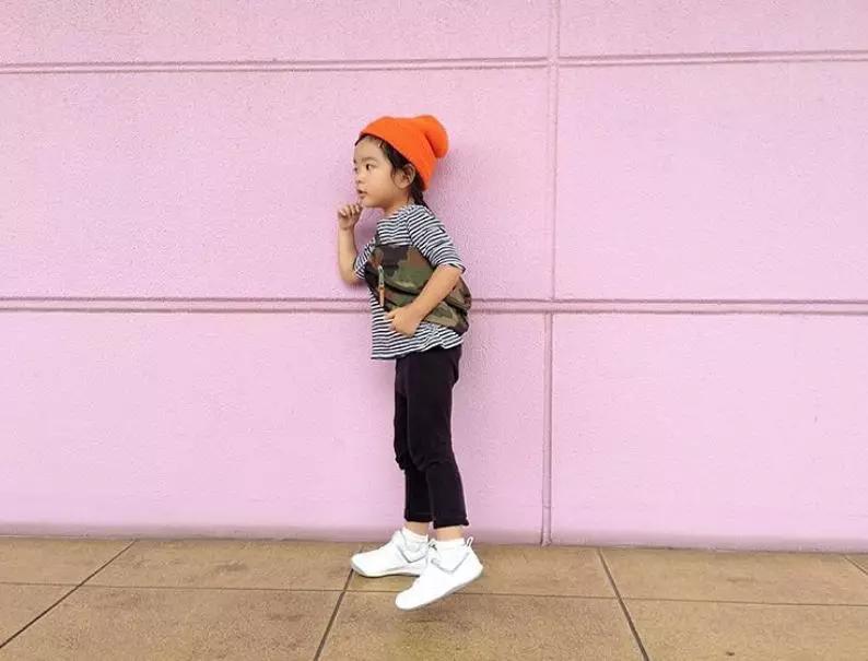 晒女儿搞怪丑萌照,亲妈狂晒女儿丑照