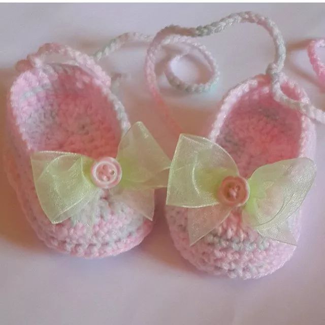 毛线钩宝宝鞋编织教程全过程,编织宝宝鞋最新款式