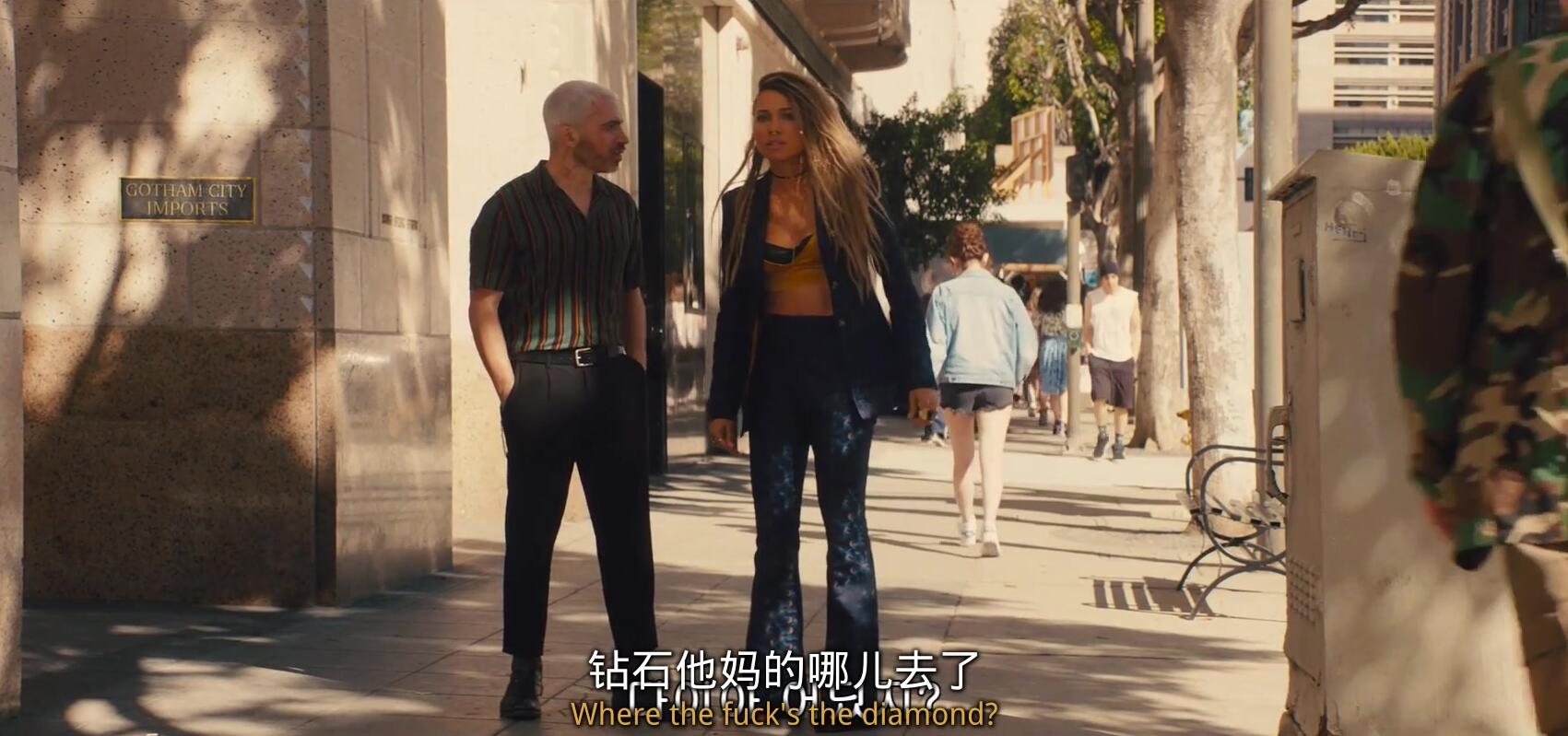 变态女心理医生，因和疯子男友分手后被嘲笑，就策划引爆化工厂