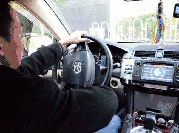 科二倒车入库修正方向视频教程,科二倒车入库什么时候修正方向