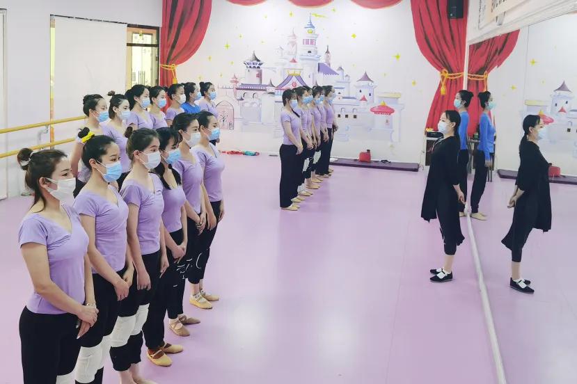 高歌曼舞,高歌舞蹈培训班