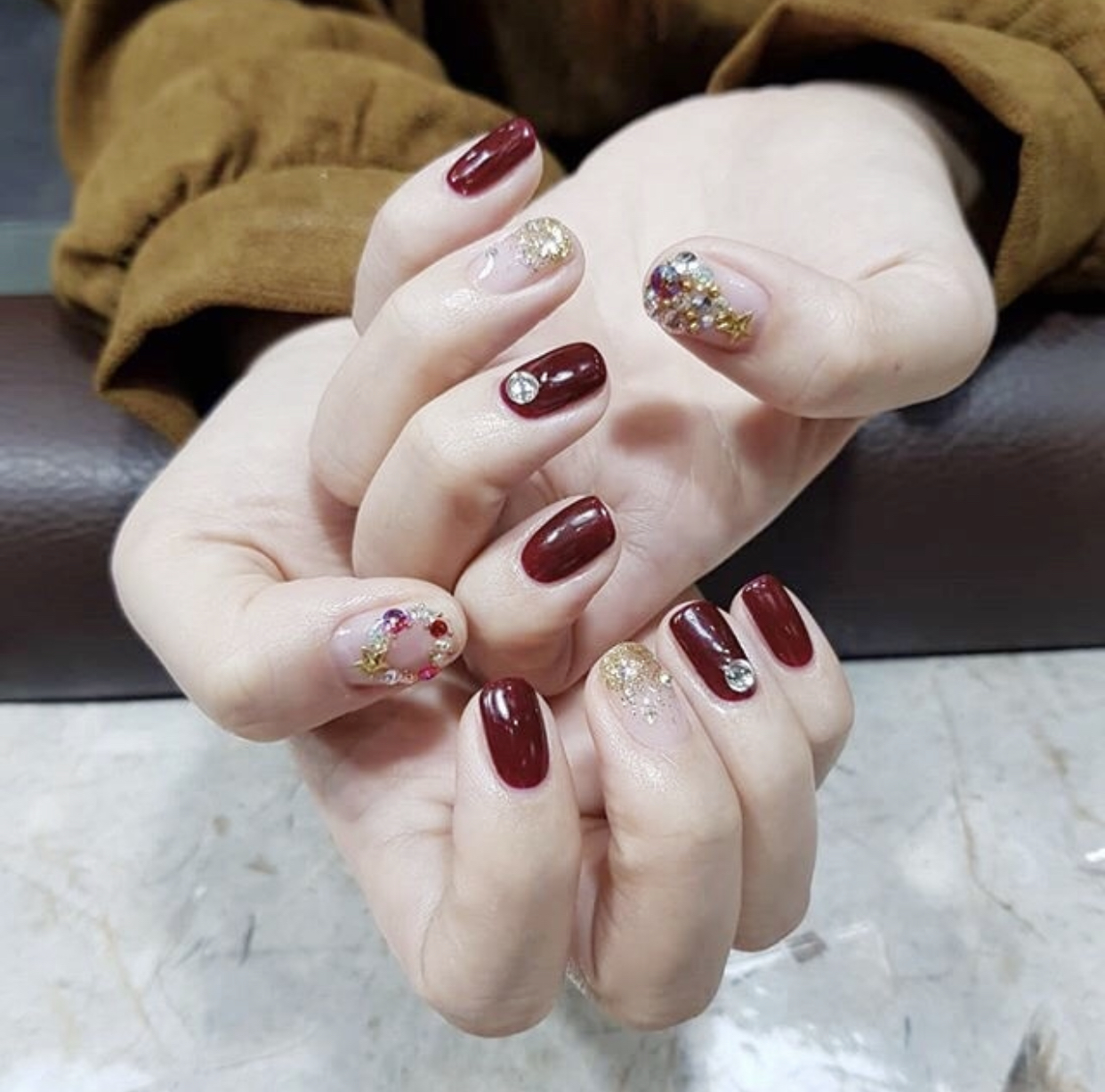 红色加亮片的美甲组合太美了！充满仙气的“红指甲”就是不一样！