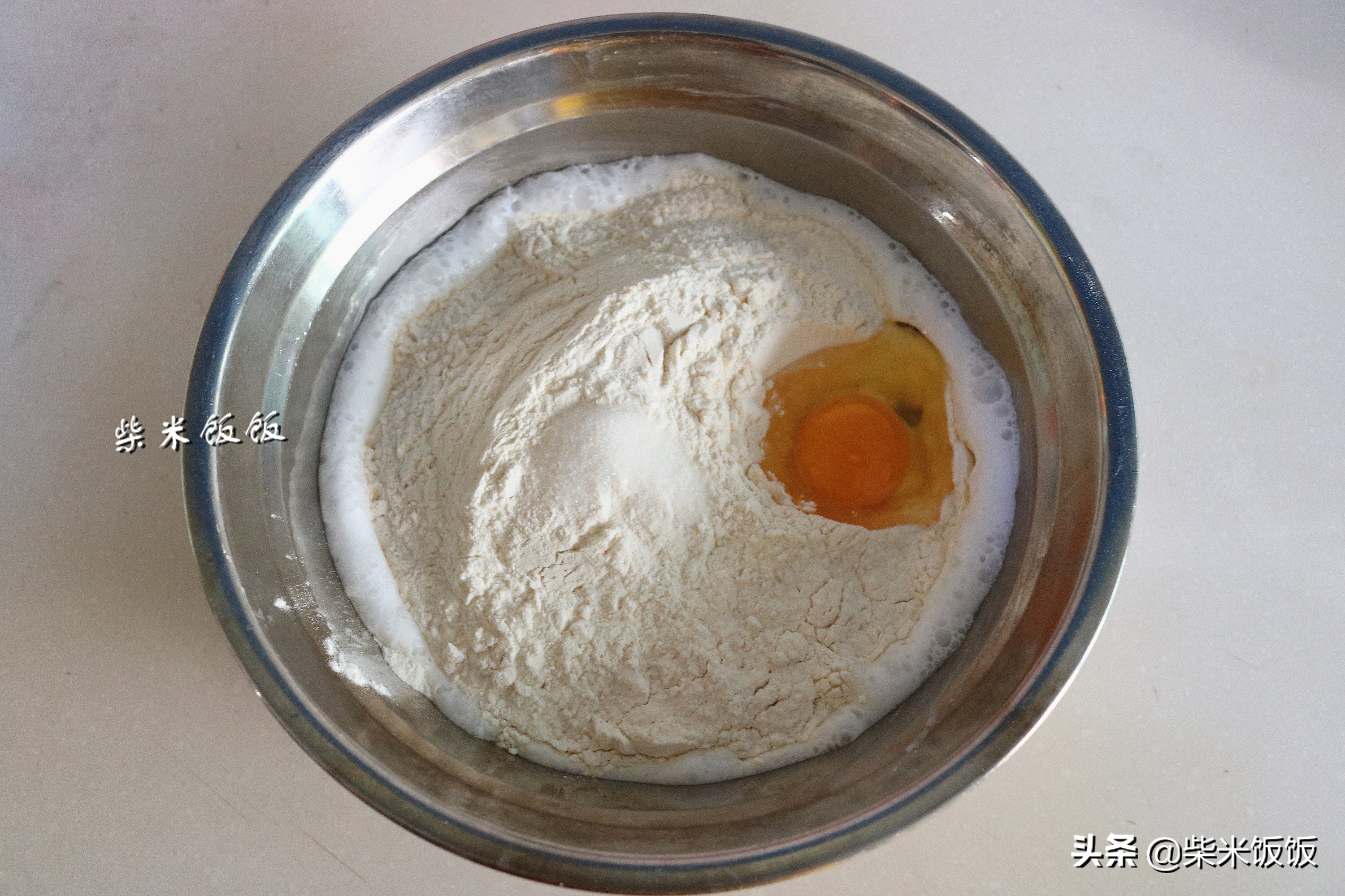 炸油条用脆皮油条粉还用放酵母吗,炸油条不用酵母油条配方口诀