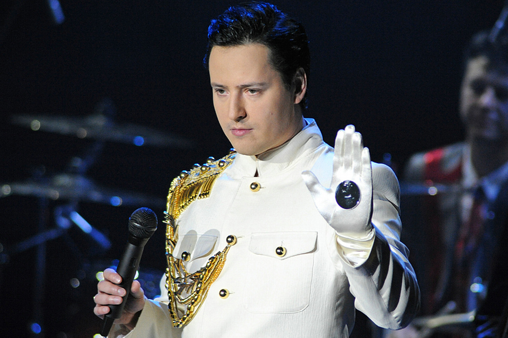 还记得俄罗斯海豚音王子维塔斯吗，消失近10年，他在做些什么