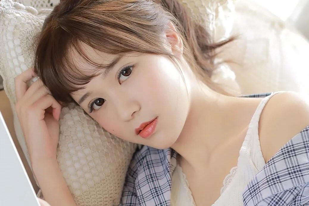 加上熟悉女生微信怎么聊天开场白,和熟悉女生聊天怎样找话题开场白