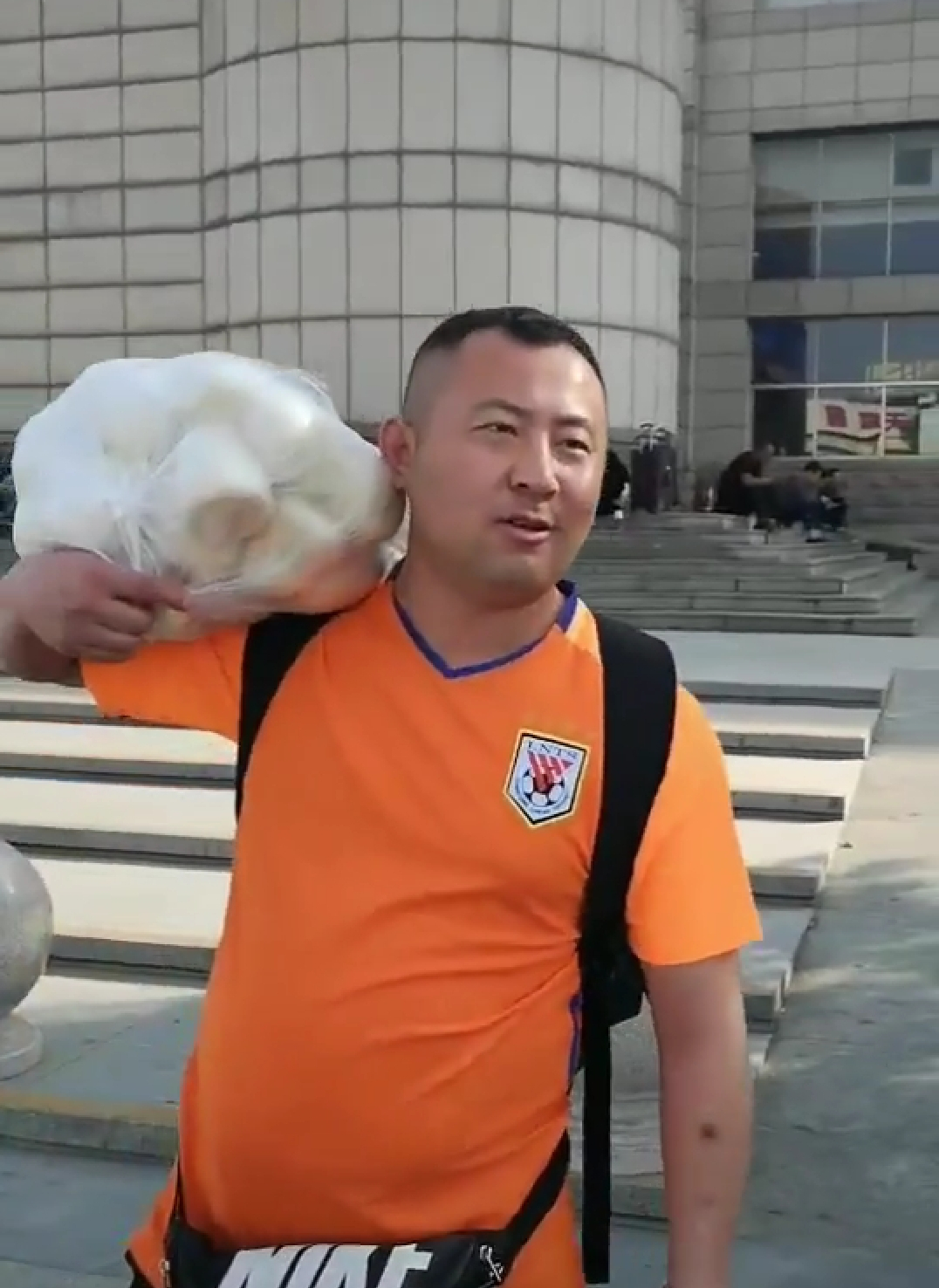 馒头哥专访视频,馒头哥采访