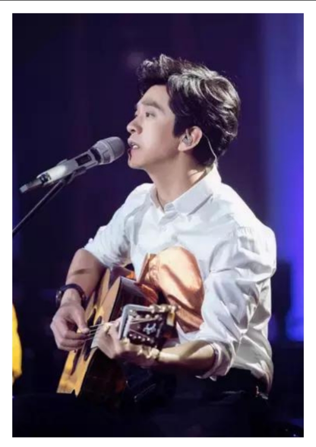 李健清华大学唱功,斯文理工男李健