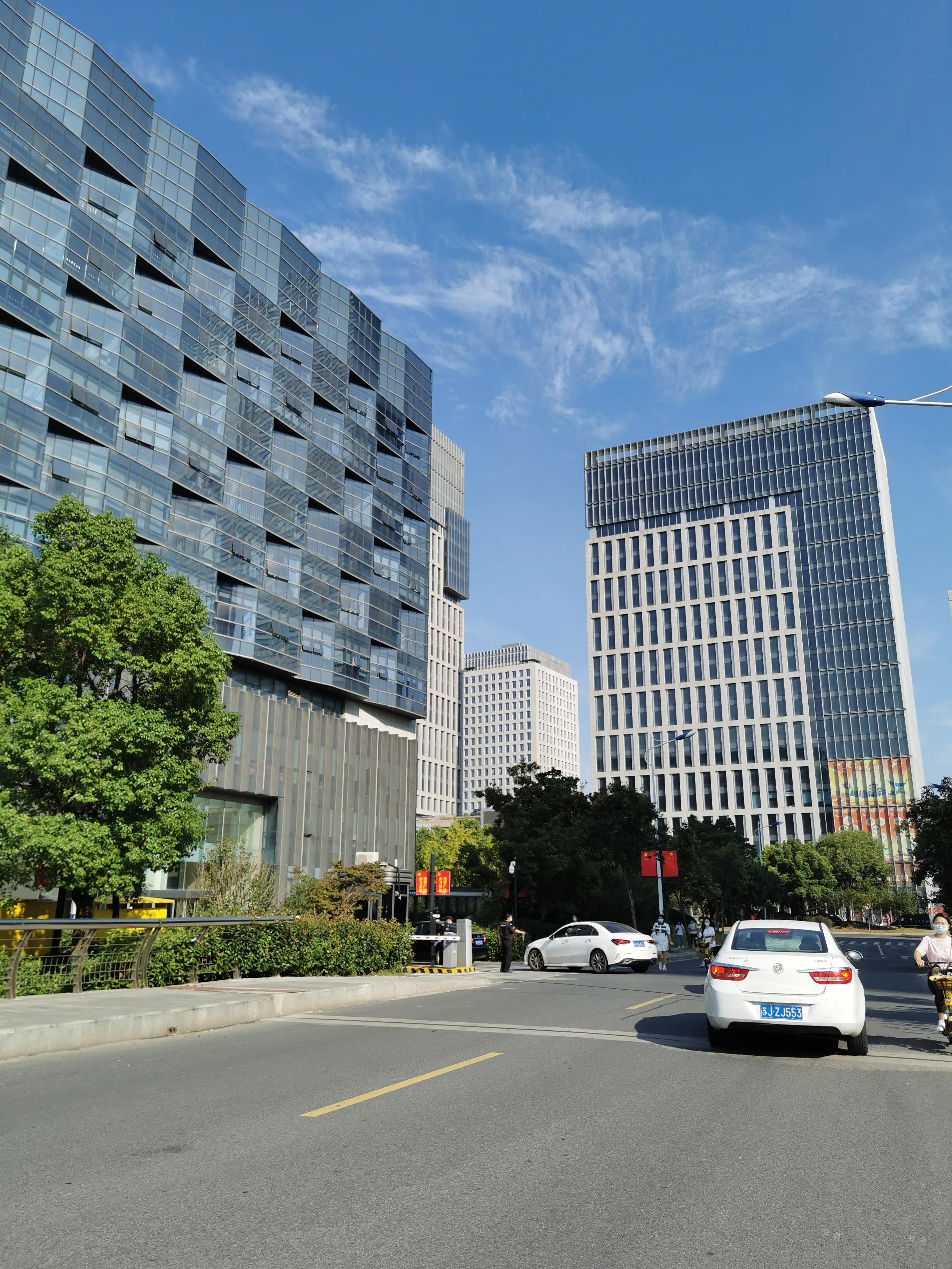 原来扬州的年轻人都在广陵新城上班,这里不知不觉发展的这么好了