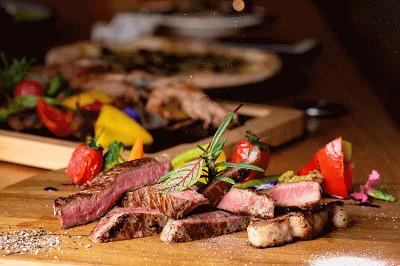 之心城这家餐厅堪称“西餐界CHANEL”,小姐姐们都抢着去