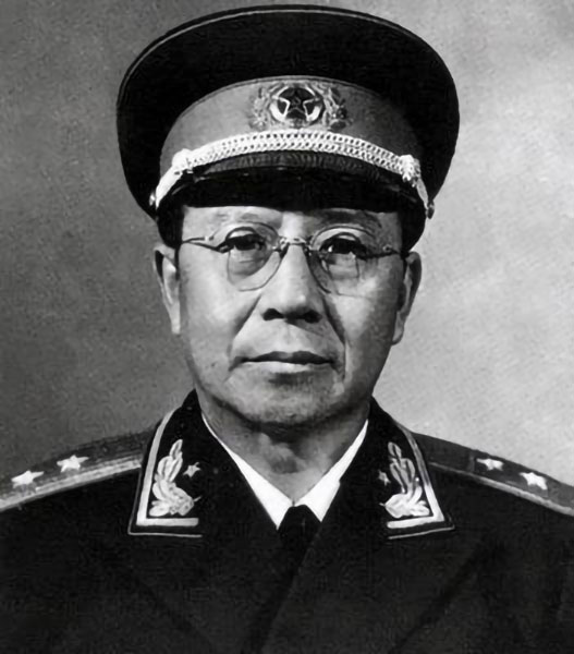 她是治好陈毅腿伤的女神医，可名字却是陈毅给取的