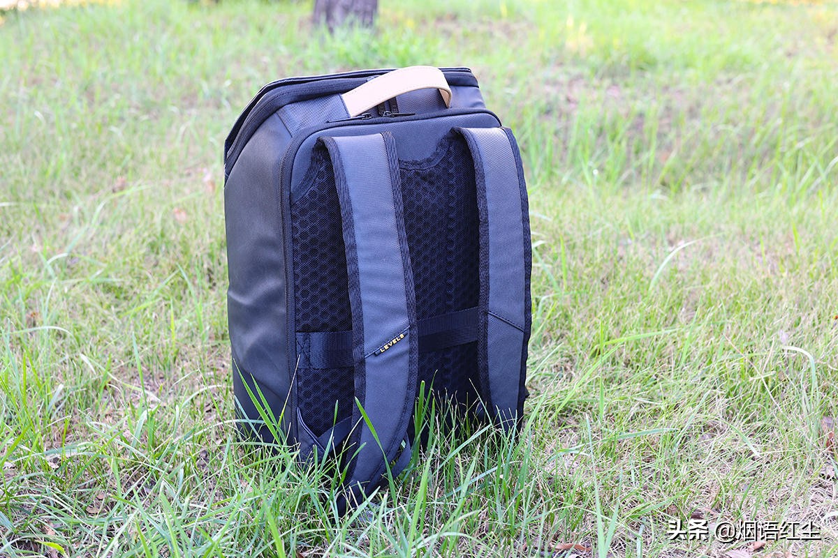 小妹出国留学，就送她地平线8号零感背包