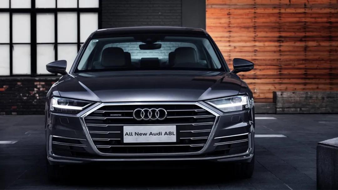 豪华科技与大气实拍新款奥迪a8l,奥迪a8l运动型有什么黑科技