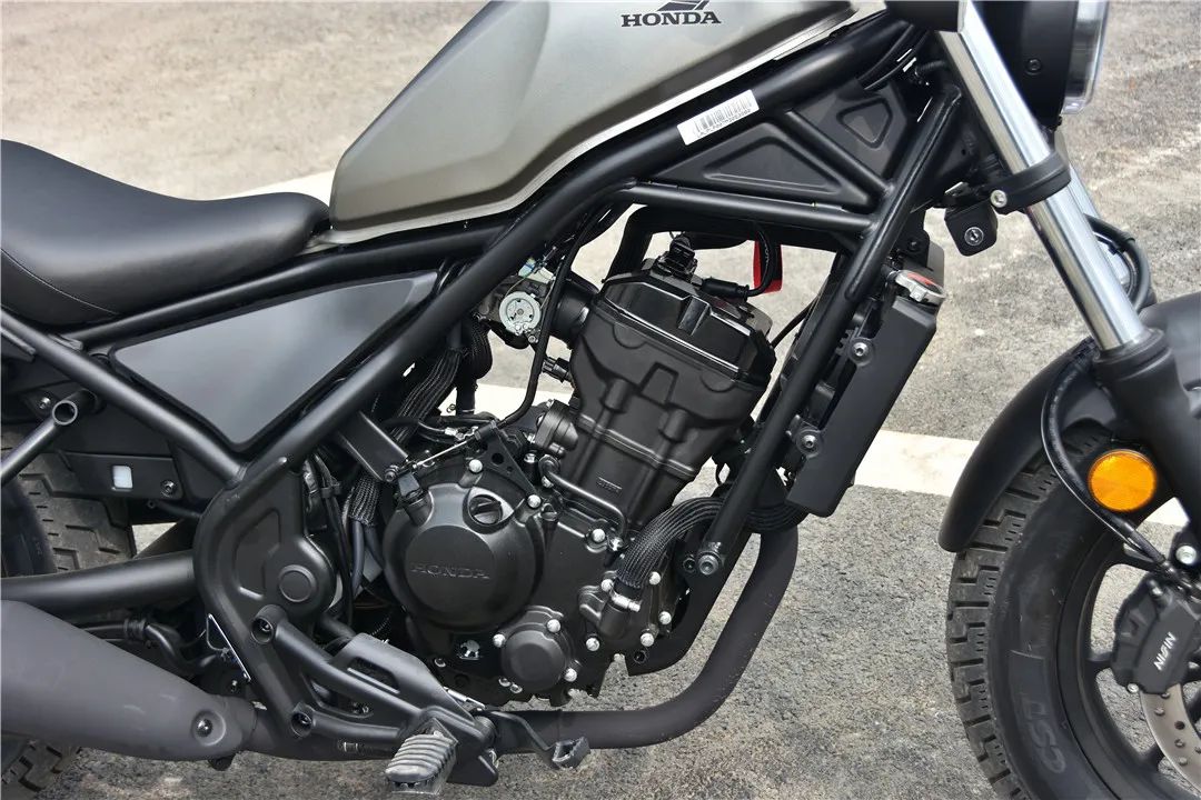 本田踏板车nss300和nss350,本田nss350和光阳s350哪个好