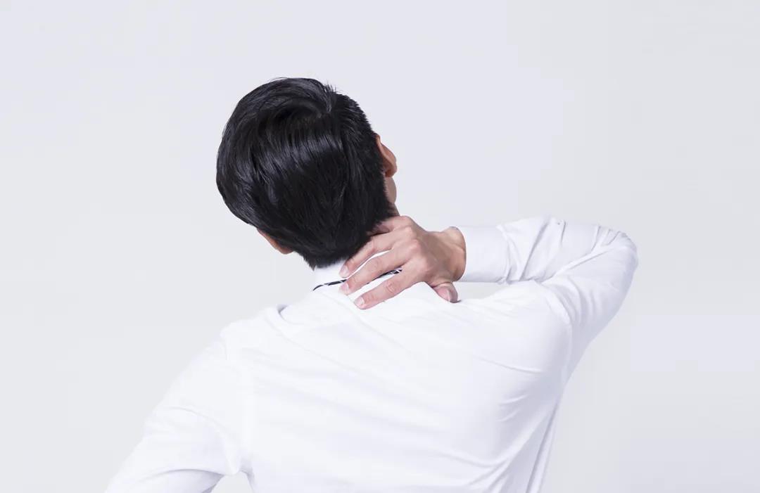 落枕变成颈椎病,反复落枕是颈椎病的前兆