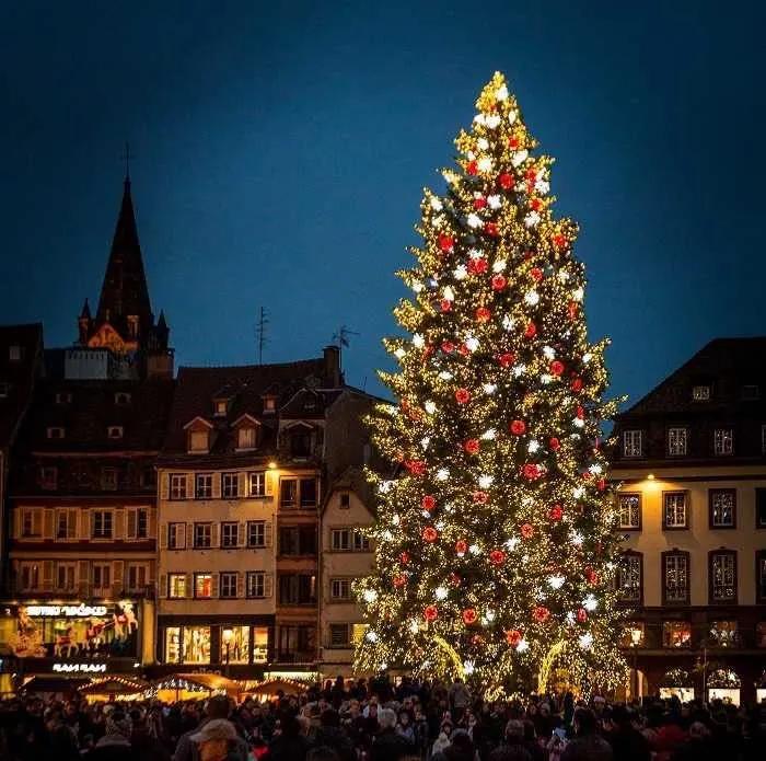 为什么法国人很长假期,法国假期为什么这么多