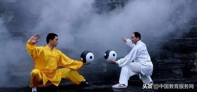 用肩打人用胯走路,用肘的拳法打人叫什么